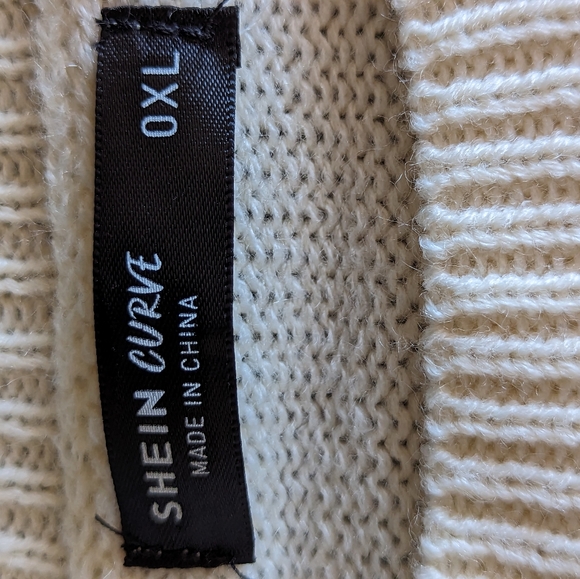 Cropped Knitted Sweater - Picture 4 of 4